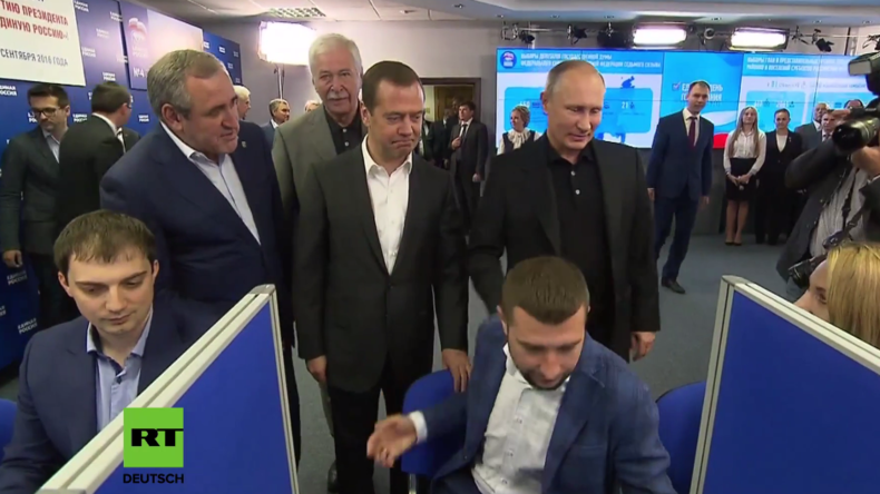 Medwedew und Putin  nach den Duma-Wahlen: Bürger stimmen für Einiges Russland 