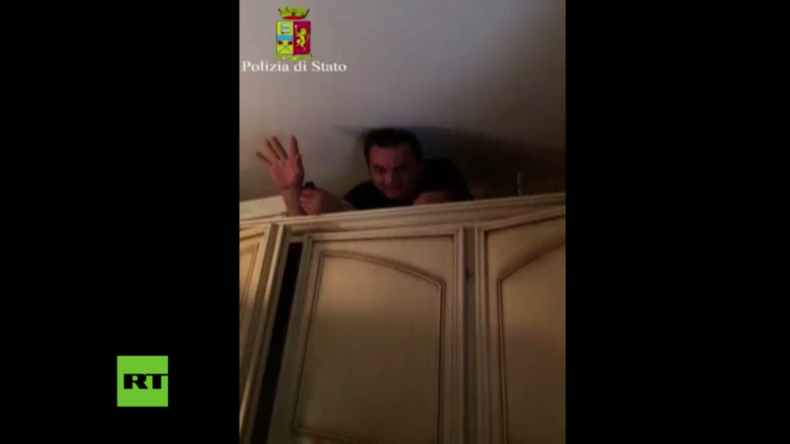 Italien: Polizei entdeckt Top-Mafia-Boss in geheimen Raum in seinem Wohnhaus 