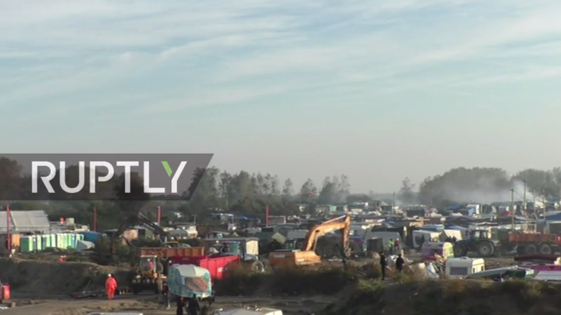 Live: Nach Räumung des "Dschungels von Calais" wird Camp abgerissen