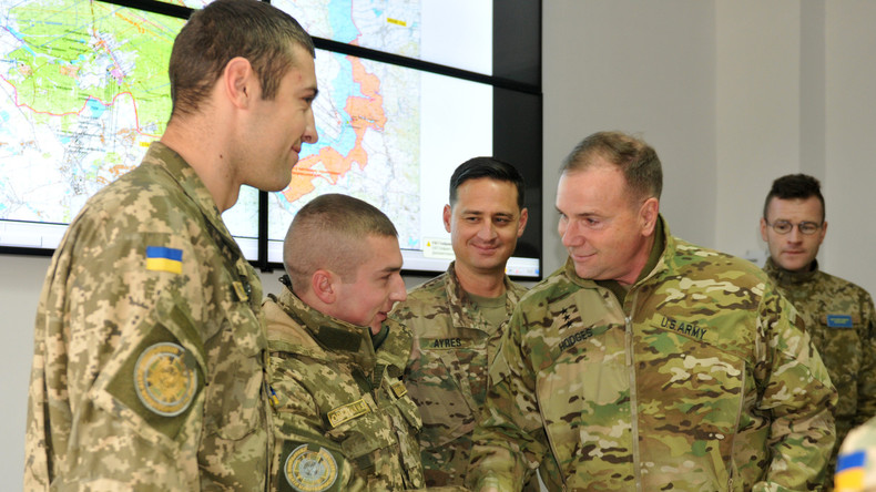 US-Spezialeinheiten trainieren ukrainische Soldaten im Beschuss gegnerischer Stellungen 