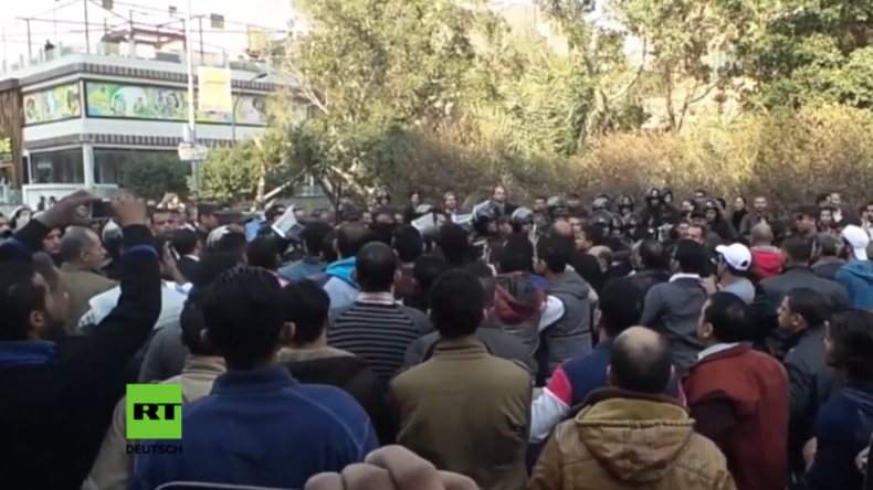 Nach Anschlag in Kairo: Kopten protestieren gegen mangelnden Schutz - Zusammenstöße mit Polizei