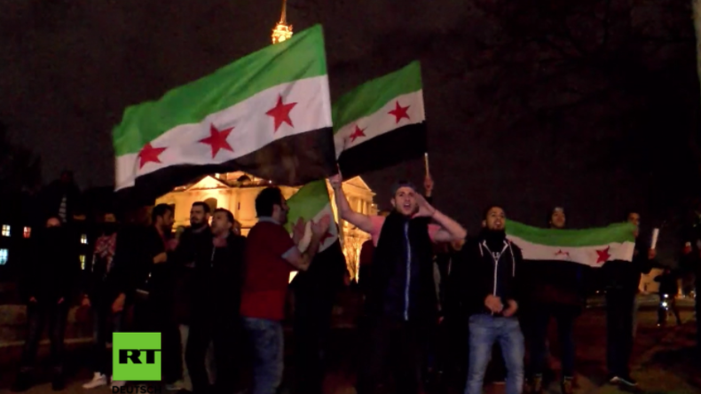 "Terroristen, Terroristen!" Assad-Unterstützer und FSA-Sympathisanten treffen in Paris aufeinander