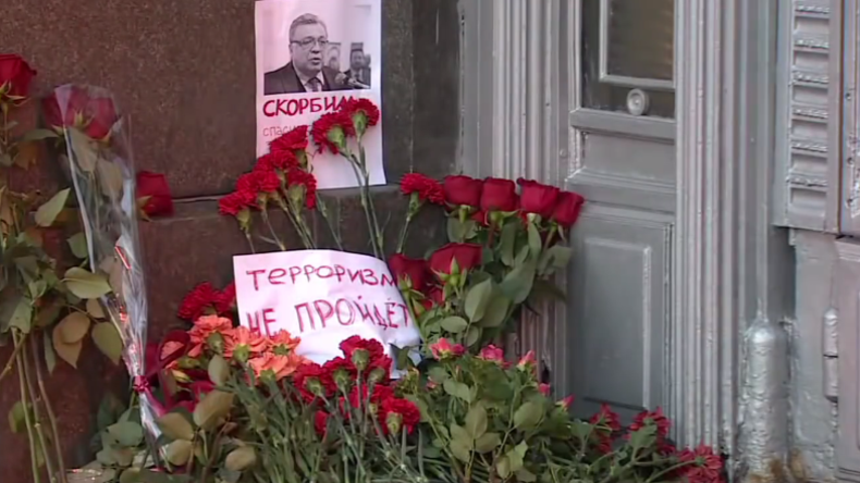 Live: Putin besucht Abschiedszeremonie für in der Türkei getöteten Botschafter Karlow