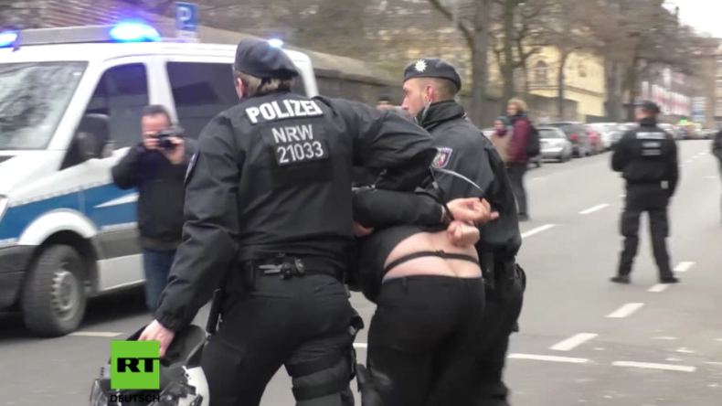 Silvesterübergriffe in Köln: Mehrere Festnahmen bei Protesten Linker und Rechter