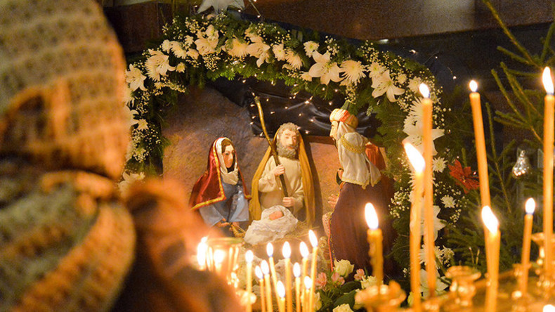 Besinnliche Momente: Menschen in ganz Russland feiern Orthodoxe Weihnachten