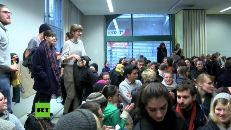 Berlin: Studenten-Aufstand an Humboldt-Universität wegen Entlassung von Stadtsoziologen Holm