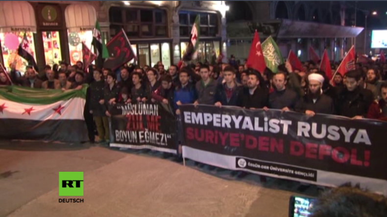 Türkische Islamisten protestieren gegen russischen Militäreinsatz in Syrien