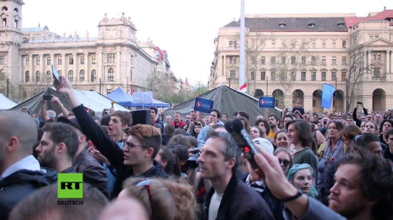 Ungarn: Orban will Uni von "Staatsfeind George Soros" schließen – Tausende protestieren