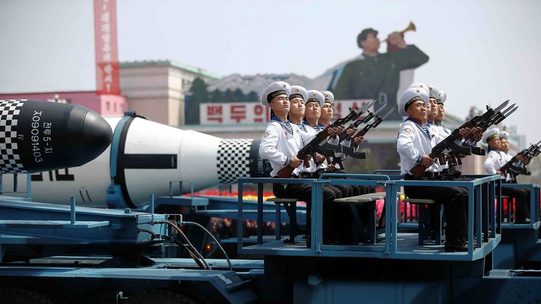 Nordkorea: Pjöngjang präsentiert neue Pukkuksong-2-Raketen auf Militärparade