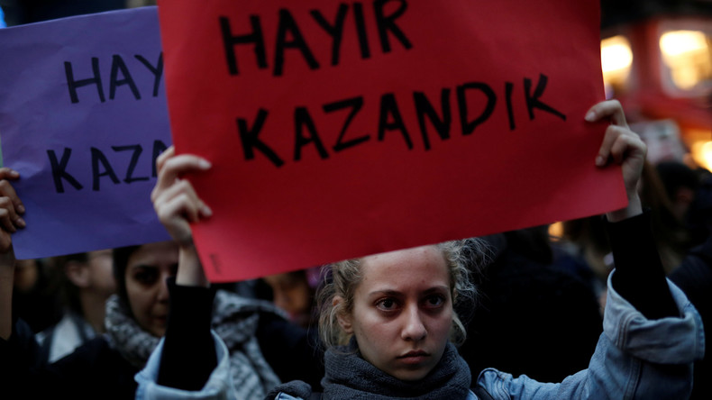 Proteste auf Istanbuls Straßen gegen die Verfassungsänderung: "Nein, wir haben gewonnen"