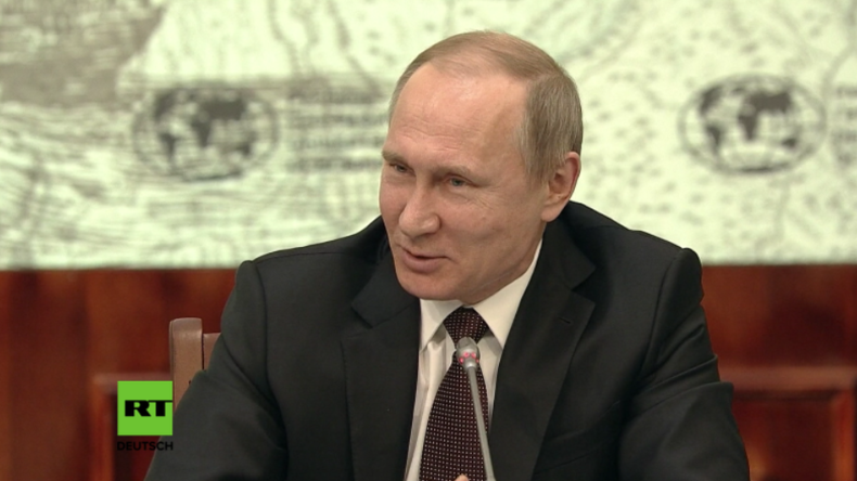 Putin bei einem Treffen des Kuratoriums der Russischen Geographischen Gesellschaft.