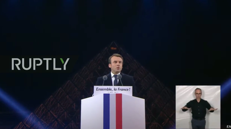 Live aus Paris: Macron tritt nach Wahlsieg vors Publikum 