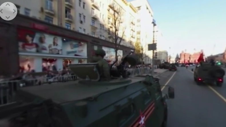 Exklusiv: Begleiten Sie ein Militärfahrzeug auf die Siegesparade in Moskau im 360°-Modus