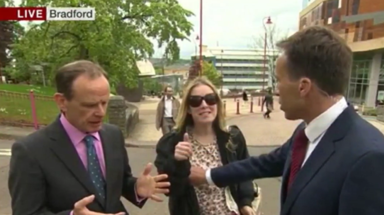 Busengrapscher vor laufender Kamera: Corbyn-Unterstützerin schlägt BBC-Vertreter 