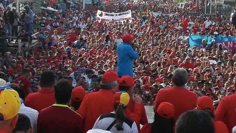 Venezuela: Zehntausende Demonstranten unterstützen die Regierung