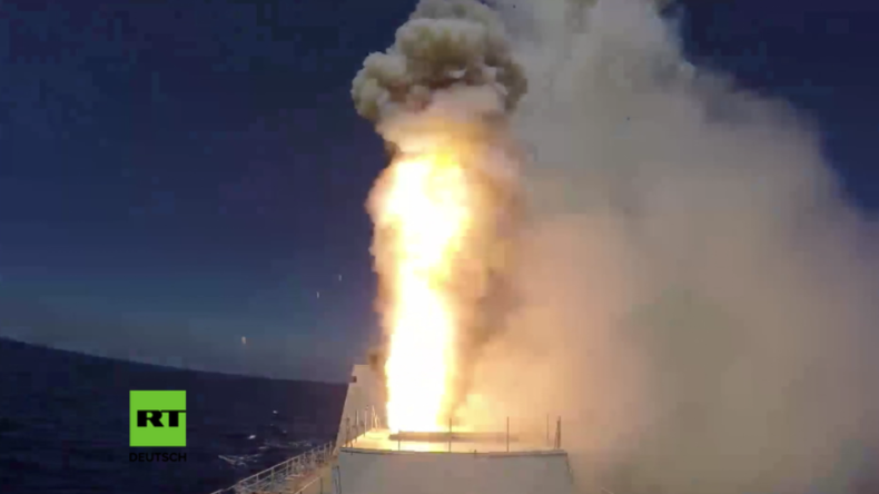 Syrien: Russische Fregatte und U-Boot zerstören IS-Positionen nahe Palmyra