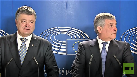 Historischer Tag? Europäischer Parlamentschef langweilt sich, während Petro Poroschenko spricht