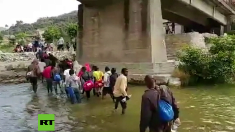 Italien: Hunderte Flüchtlinge und Migranten starten Fußmarsch zur französischen Grenze 