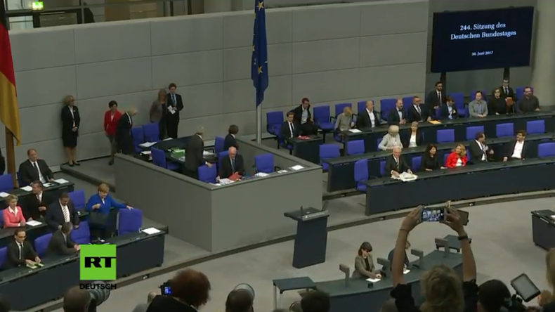 Live: Bundestag stimmt über "Ehe für alle" und Gesetz gegen Hate-Speech ab