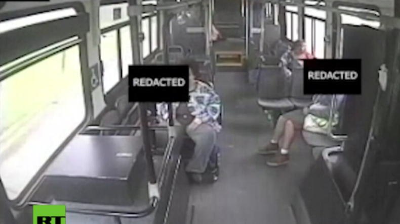 USA: Dramatisches Video zeigt Kollision mit Linienbus bei hoher Geschwindigkeit
