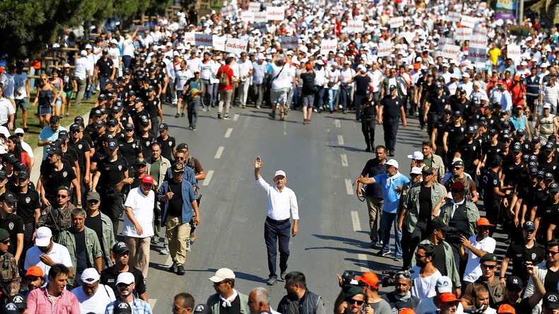 "Marsch der Gerechtigkeit": Zehntausende versammelten sich in der Türkei zu Abschlusskundgebung