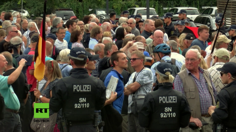 Dresden: "Hau ab, Volksverräter!" - Hunderte protestieren gegen Heiko Maas und Hate-Speech-Initiave