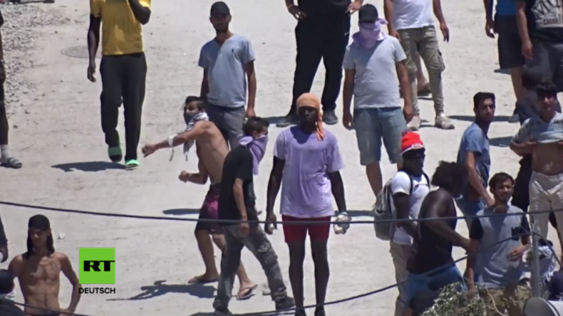 Griechenland: Mit Steinen gegen die Polizei -  Wieder Ärger im berüchtigten Flüchtlingslager Moria