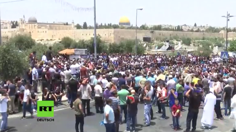 Live aus Jerusalem: Muslime strömen zum Freitagsgebet und protestieren gegen Auflagen am Tempelberg 