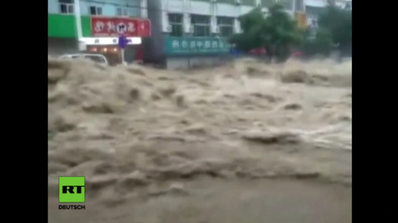China: Bekannte Stadt Yulin versinkt in Fluten nach heftigen Regenfällen
