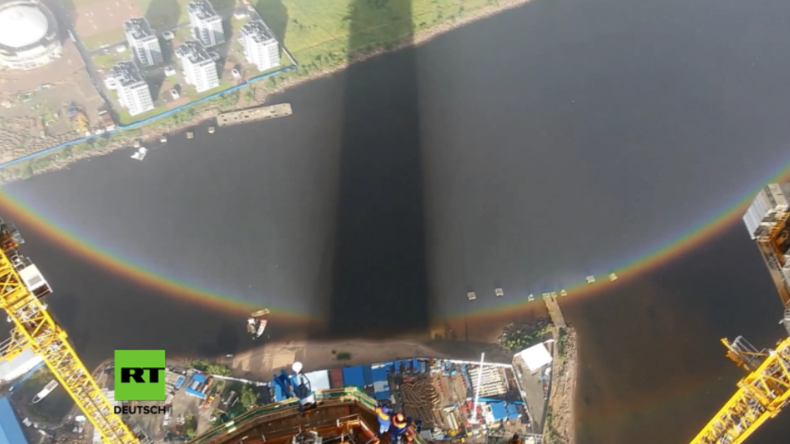 Wunderschöne, seltene Aufnahmen: Endloser Regenbogen in Sankt Petersburg
