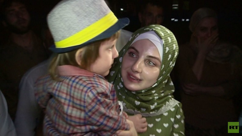 Russland: Vom Vater zum IS entführtes Kleinkind wird seiner Mutter zurückgebracht