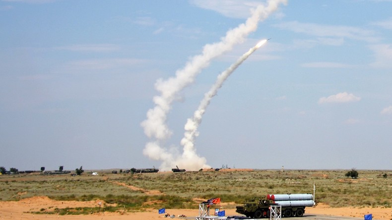 "Sky Key": Anti-Flugzeug-Raketen am Himmel bei "Army Games" in Russland