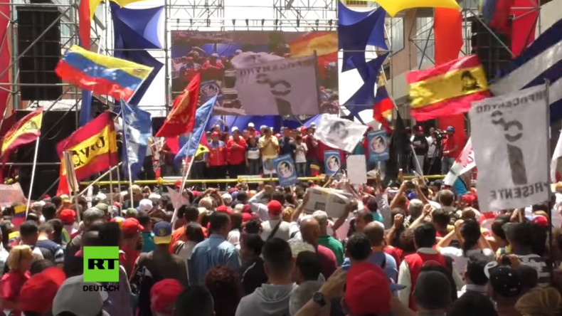 Venezuela: Tausende Unterstützer der neu gewählten Nationalversammlung demonstrieren in Caracas