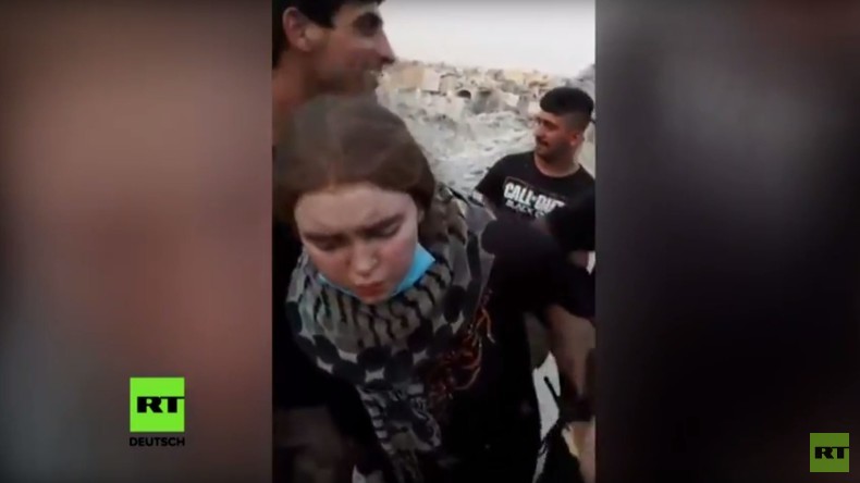 "Die Schöne von Mossul": Festnahme des deutschen IS-Mädchens Linda W. auf Video festgehalten