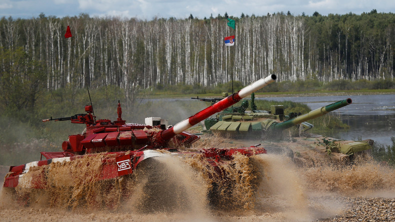 Russland: Panzer treten im Biathlon gegeneinander an