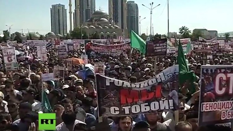 LIVE: Proteste in Grosny – Tschetschenen solidarisieren sich mit muslimischen Rohingya in Myanmar