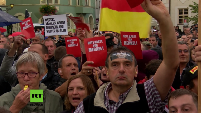 Harter Wahlkampf für Merkel – Erneut ohrenbetäubender Protest bei Auftritt der Kanzlerin 