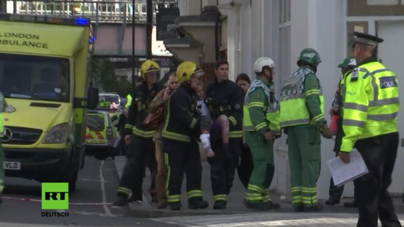 "Terroristischer Hintergrund": Mindestens 18 Verletzte nach Explosion in Londoner U-Bahn [Videos]