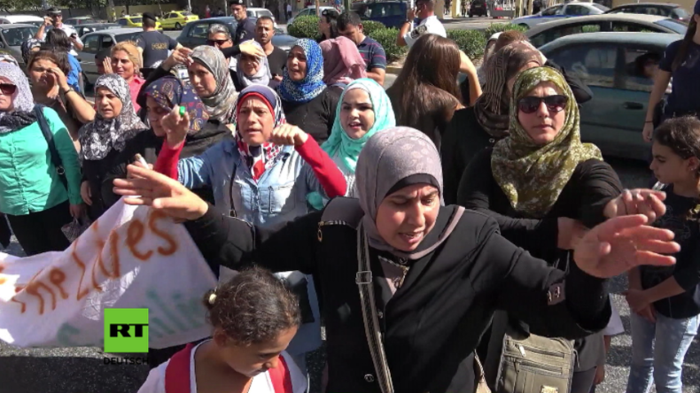 Athen: "Mama Merkel, open the door" - Flüchtlinge protestieren für Familiennachzug nach Deutschland 