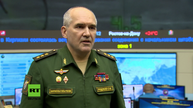 Russisches Verteidigungsministerium: Al-Nusra greift mit US-Hilfe russische Truppen in Syrien an