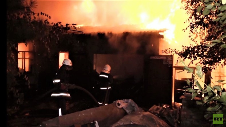 Feuerwerk aus Geschossen: Das größte Munitionslager der Ukraine in Brand