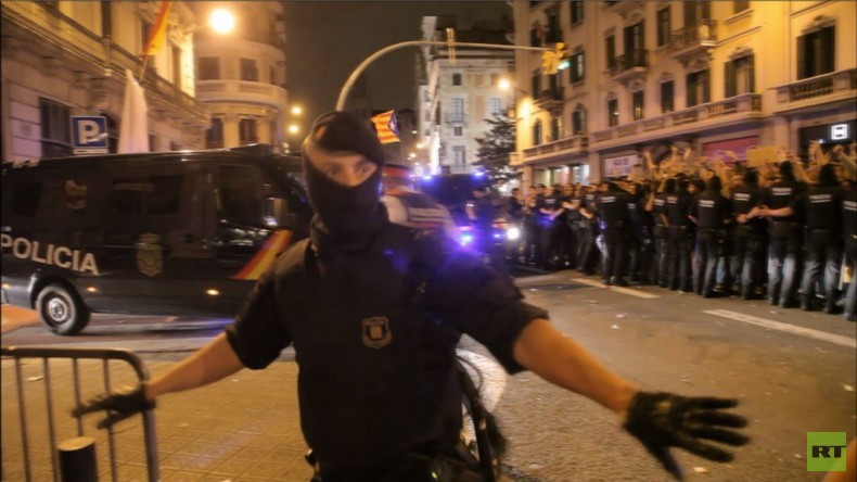 Nach Katalanischem Referendum: Demonstranten und Polizei treffen in Barcelona aufeinander