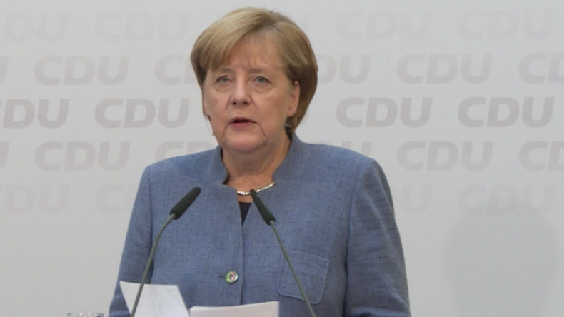 Obergrenze oder Koalitionsende? Merkel und Seehofer verkünden Einigung auf Regelwerk bei Migration 