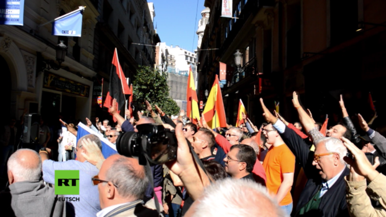 Madrid: Faschisten versammeln sich gegen Katalonien und erinnern an alte Zeiten 