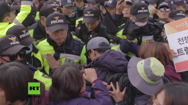 Südkorea: "Trump bedeutet Krieg" - 15.000 Polizisten schützen US-Präsidenten vor Protestlern 