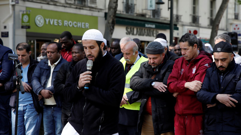 Live ab 12:30 Uhr: Proteste in Paris gegen Gebete auf der Straße