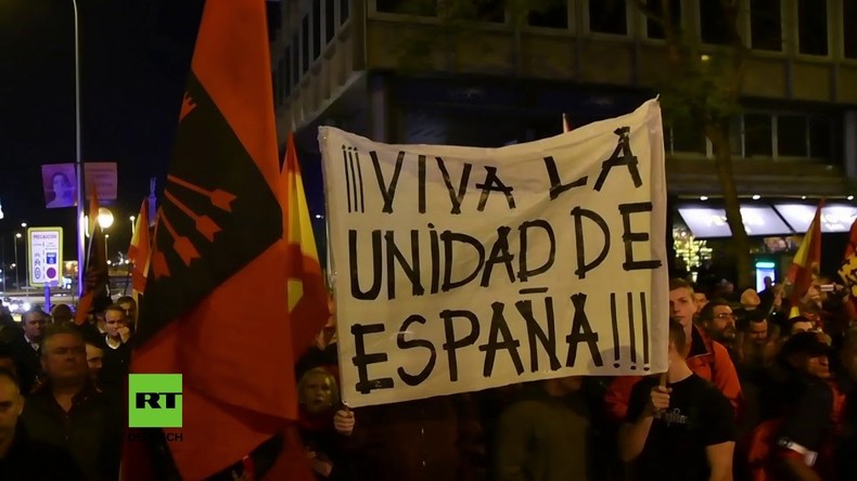 Spanien: Falangisten marschieren zum Jahrestag und zeigen Hitlergruß