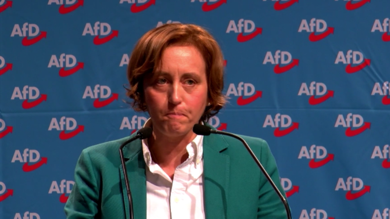 Von Storch auf AfD-Parteitag über Kanzlerin: "Merkel größte Rechtsbrecherin nach Zweitem Weltkrieg"