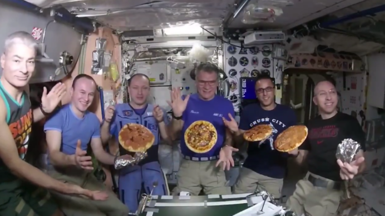 Italienischer Astronaut auf ISS hat Heißhunger auf Pizza – Sein Boss lässt sie ihm ins All liefern