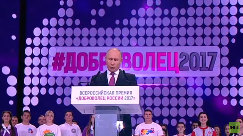 LIVE: Rede Putins bei den Auszeichnungen für "Freiwillige 2017" in Moskau